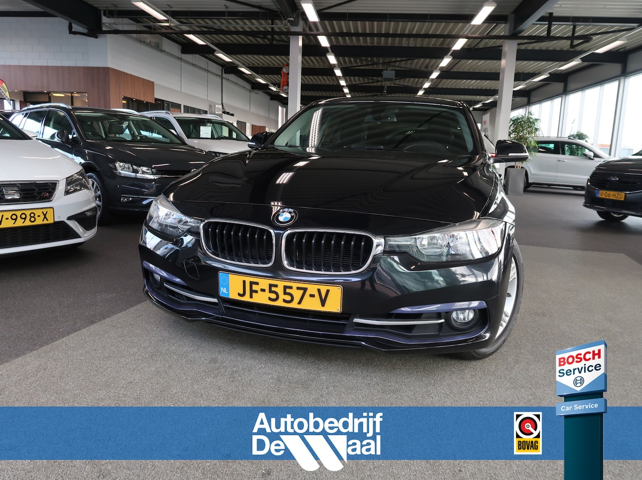 BMW 3-serie - 318i Automaat Sport NAVI/CLIMA/CRUISE/PDC/AFN.TREKHAAK - AutoWereld.nl