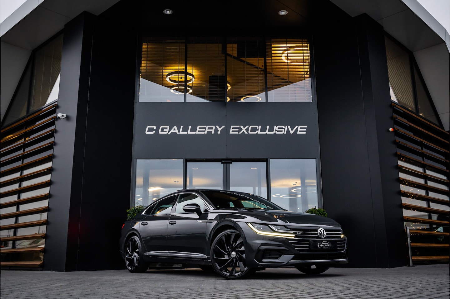 Volkswagen Arteon - 2.0 TSI 190PK Business R Exclusive - Panorama | ACC | R-Line | Stoelverwarming - AutoWereld.nl