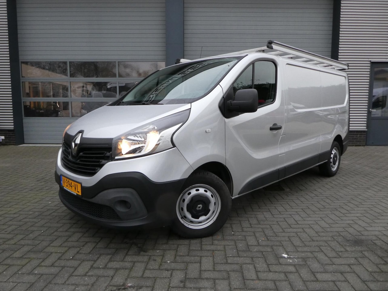 Renault Trafic - 1.6 dCi T29 L2H1 airco imperiaal trekhaak 3 zits - AutoWereld.nl