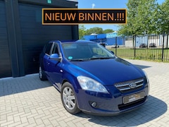 Kia Cee'd - Ceed 2.0 Automaat Airco Navi Trekhaak