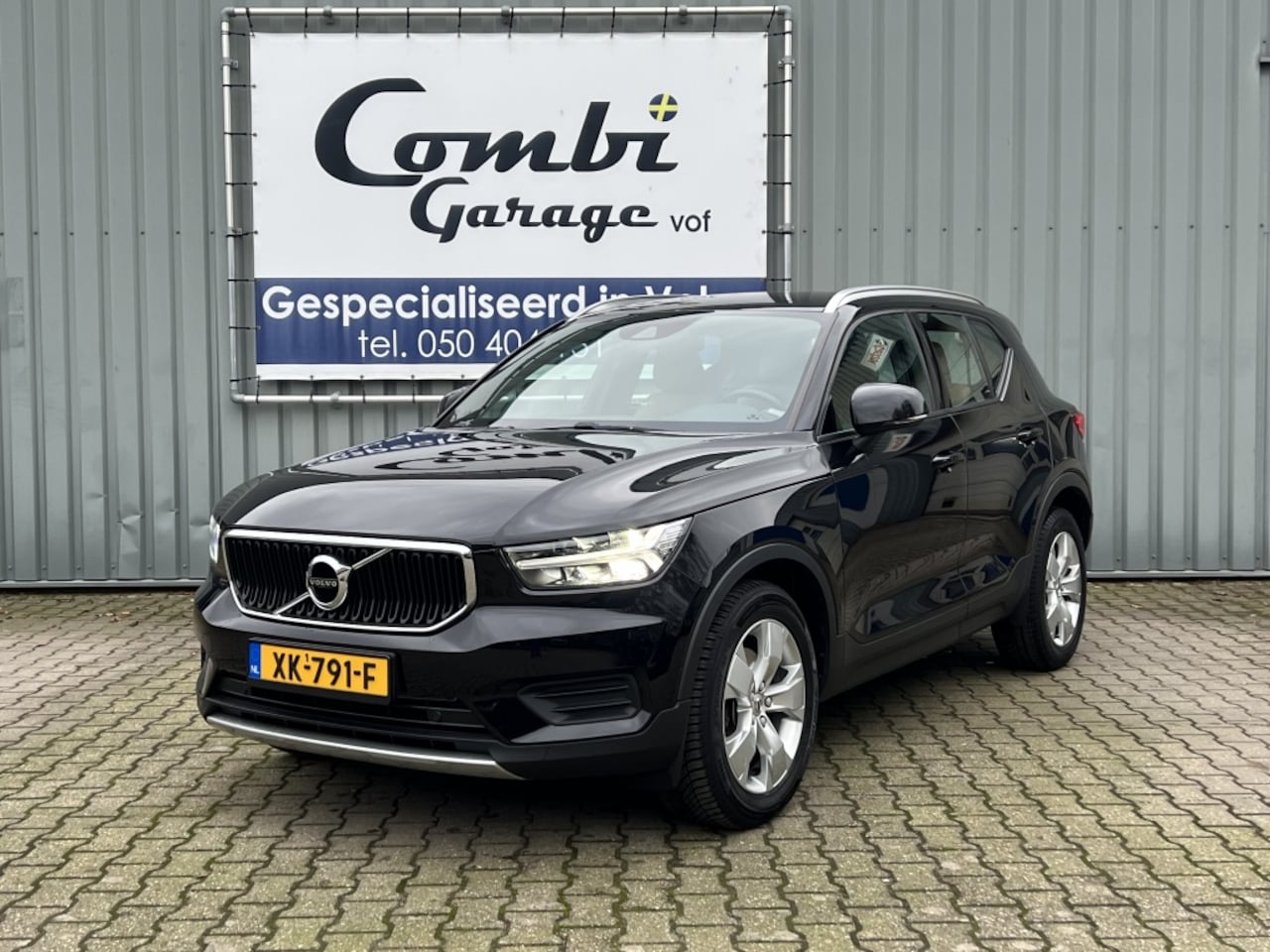 Volvo XC40 - 2.0 T4 Mom. Automaat, Trekhaak, 1800kg trekgewicht. - AutoWereld.nl