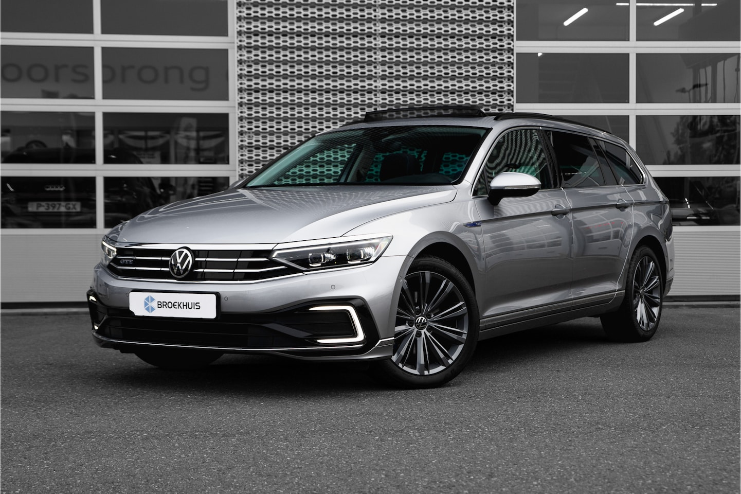 Volkswagen Passat Variant - 1.4 TSI PHEV GTE Business | Panoramadak | - AutoWereld.nl