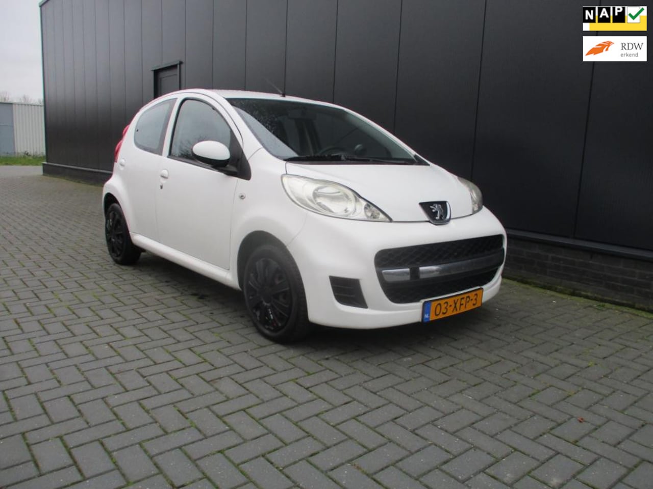 Peugeot 107 - 1.0-12V XR / 5 drs / nog maar 111.530 k.m. - AutoWereld.nl