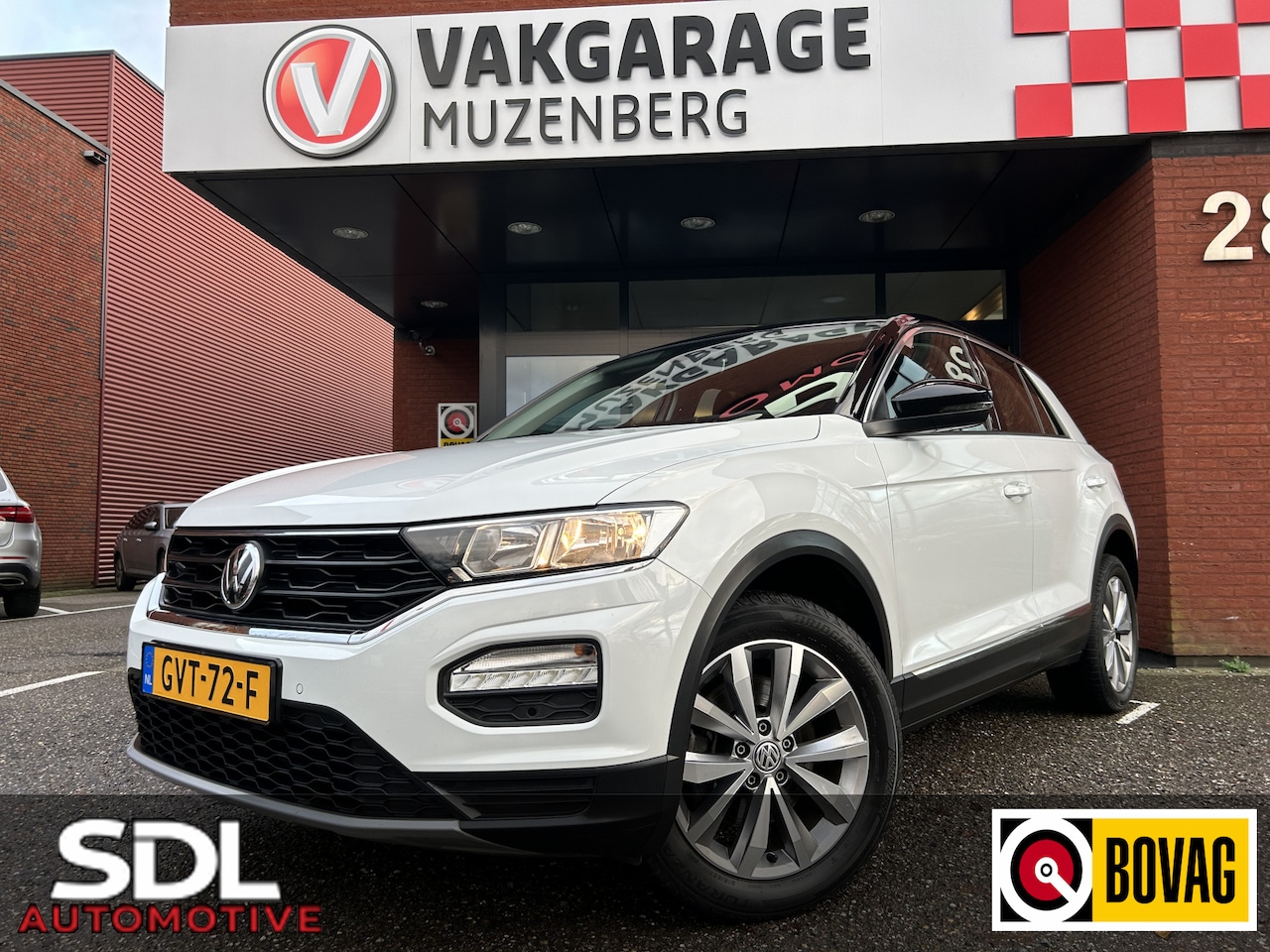 Volkswagen T-Roc - 1.0 TSI Style // NAVI // PDC // TREKHAAK // STOELVERWARMING // - AutoWereld.nl