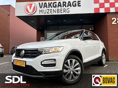 Volkswagen T-Roc - 1.0 TSI Style // NAVI // PDC // TREKHAAK // STOELVERWARMING //