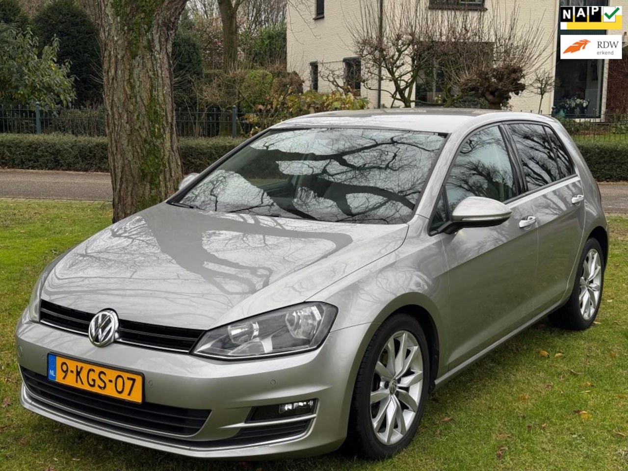 Volkswagen Golf - 1.2 TSI Highline Automaat! - AutoWereld.nl