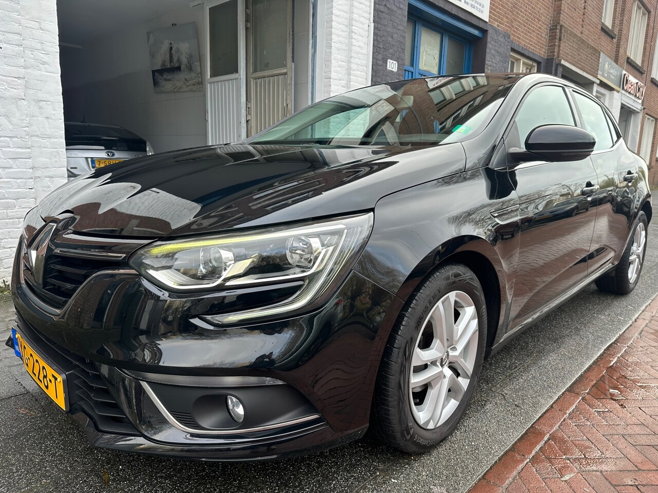 Renault Mégane - 1.2 TCe Zen Airco Cruise Navi PDC LMV Dealer OH! - AutoWereld.nl