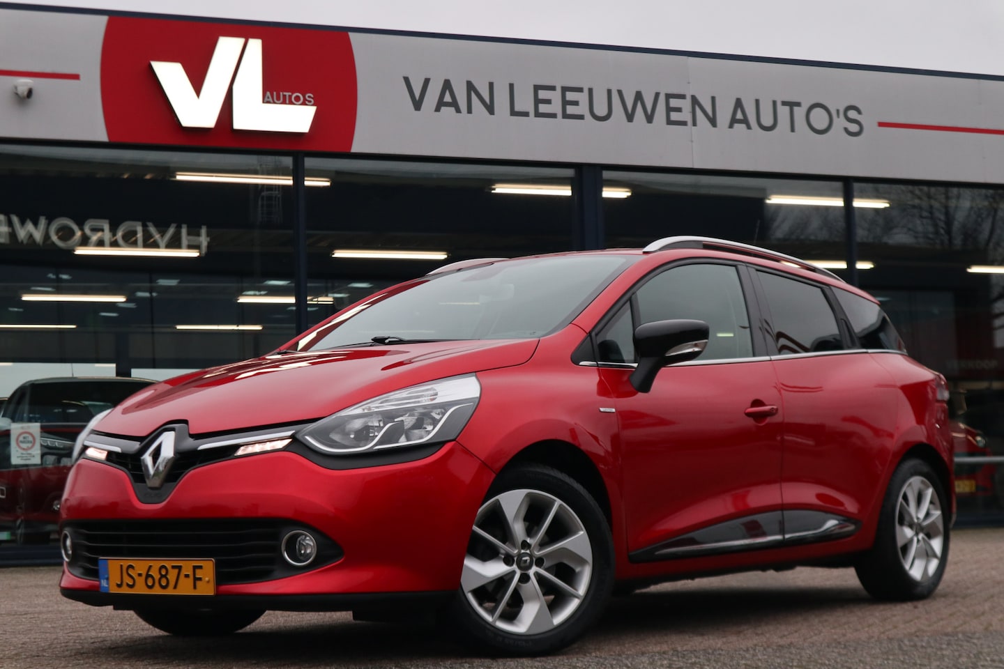 Renault Clio Estate - 0.9 TCe Limited | Navigatie | Climate Control | APK 19-07-2025 | - AutoWereld.nl