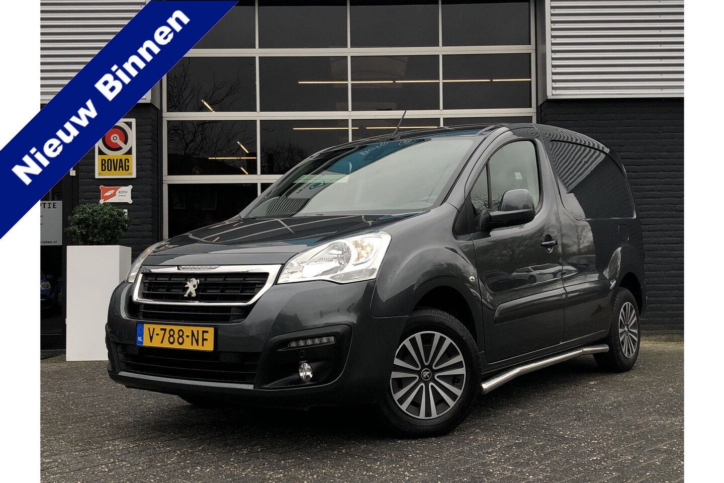 Peugeot Partner - 122 1.6 BlueHDi 120 L1, 3 Zits, Airco, Bluetooth, Cruise, Camera - AutoWereld.nl