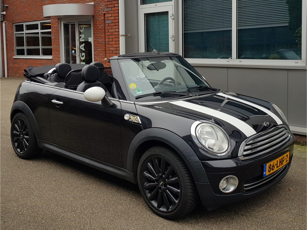 MINI Cabrio - Cooper 1.6 125.110Km 2e Eig Leder Airco - AutoWereld.nl