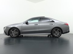 Mercedes-Benz CLA-Klasse - 180 Star Edition AMG Line | Panorama - Schuifdak | Nightpakket | Sfeerverlichting | Voorst