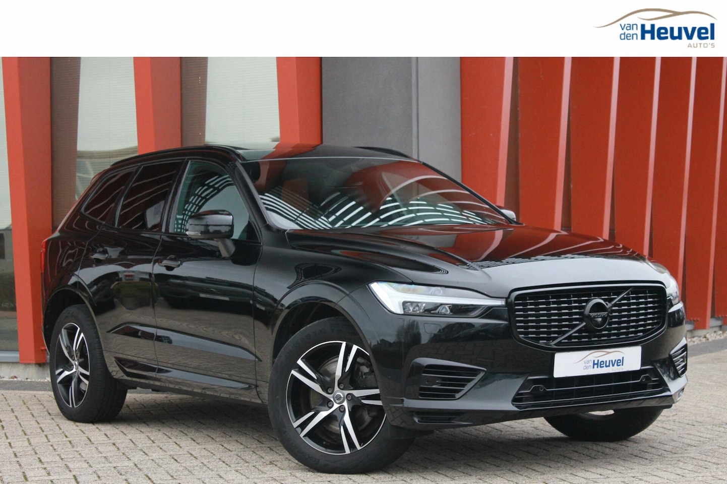 Volvo XC60 - T6 Recharge AWD R-Design | BLIS | Pilot Assist | Parkeercamera | 360° Camera| Leder | Stoe - AutoWereld.nl