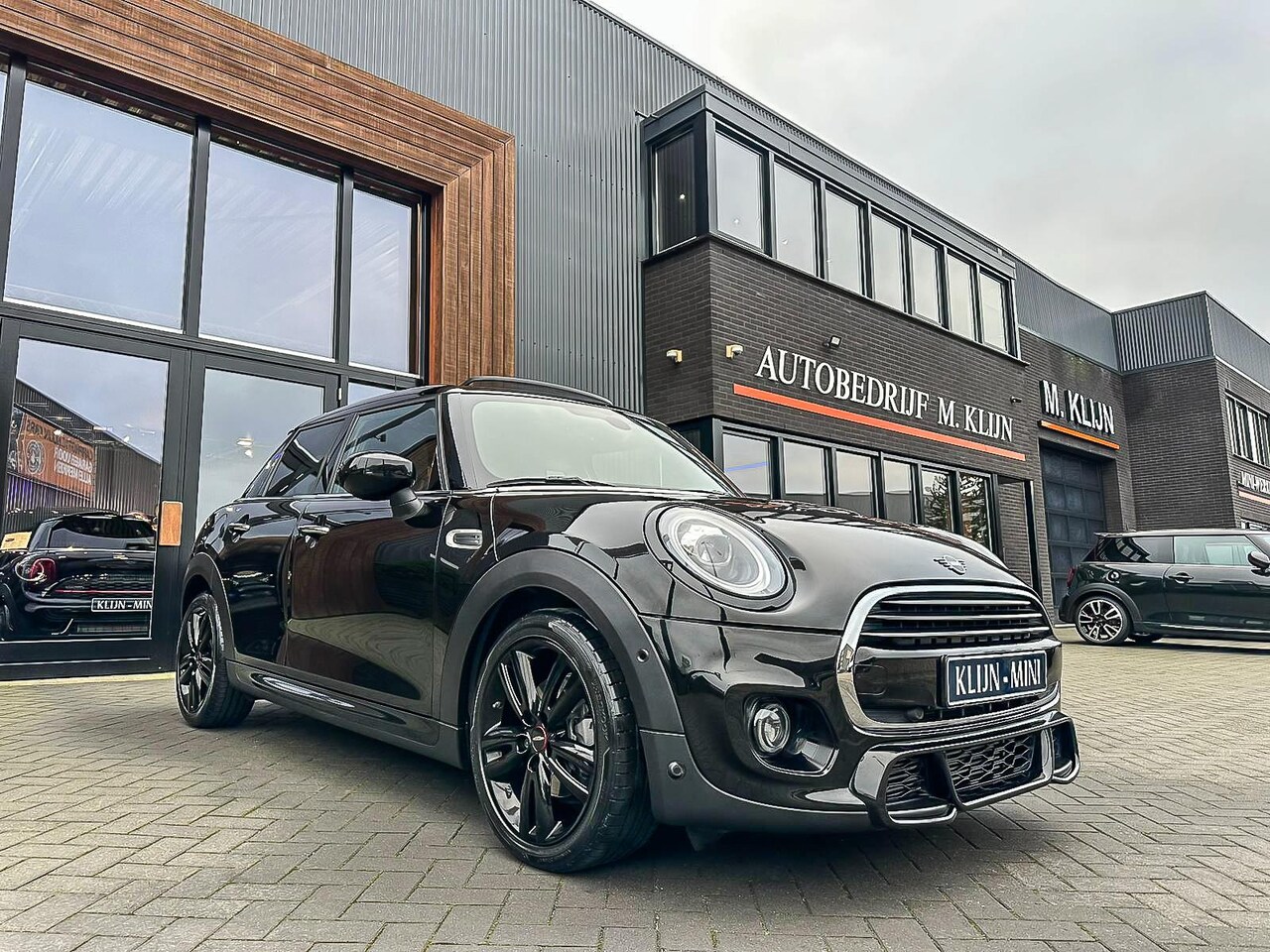 MINI John Cooper Works - Mini 1.5 Cooper aut 136pk/pano/Jcw stoelen/virtual cockpit/navi/btw - AutoWereld.nl