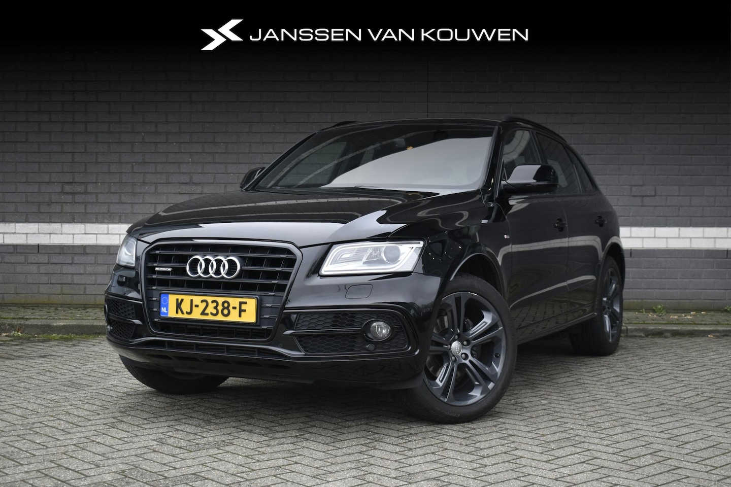 Audi Q5 - 2.0 TFSI quattro Adrenalin Sport / Panoramadak / Leder / Stoelverwarming / Trekhaak - AutoWereld.nl