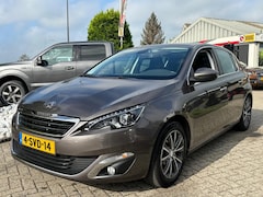 Peugeot 308 - 1.6 Benzine 2014 5-Deurs Xenon / LED Panorama