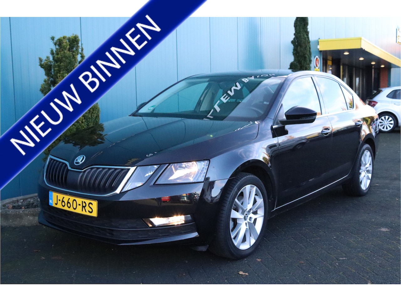 Skoda Octavia - 1.0 TSI Greentech Business Edition ECC/CRUISE/STOELV/CARPLAY/NAV/PDC/17'LMV/52.DKM!! - AutoWereld.nl