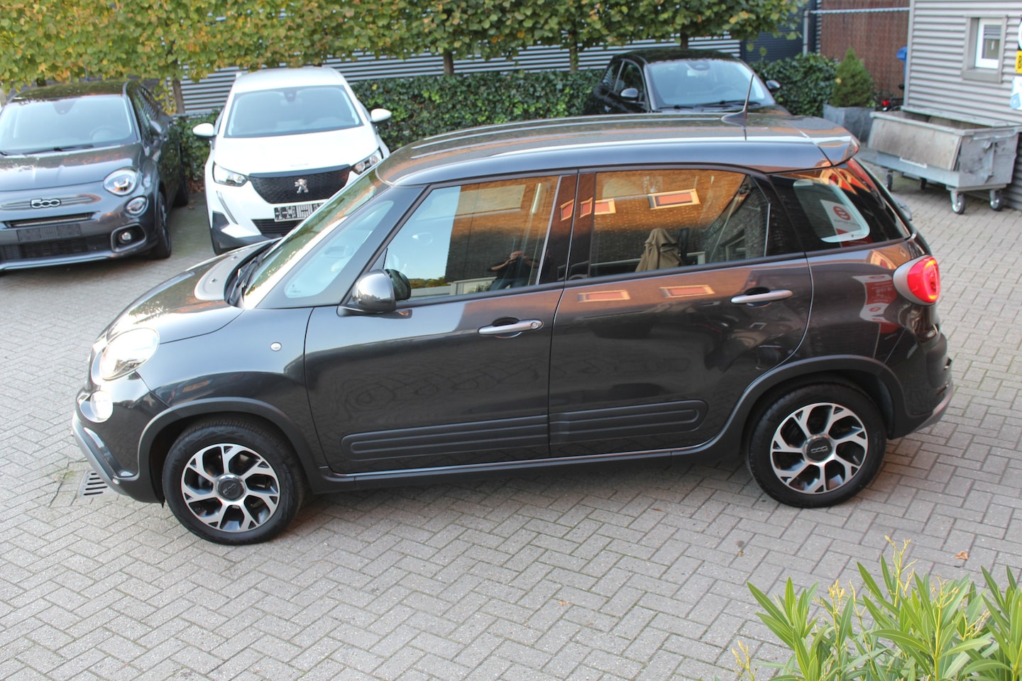 Fiat 500 L - 1.4 Lounge Clima-Cruise-Navi-Bluetooth-Camera December 2021 !! - AutoWereld.nl