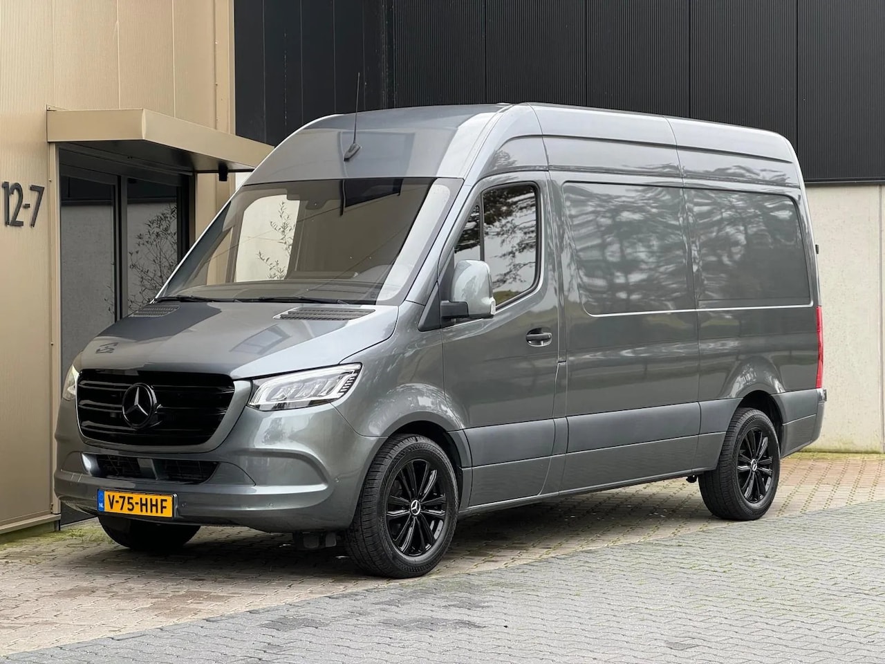 Mercedes-Benz Sprinter - 319 3.0 CDI L2H2 LED|MBUX10.25 - AutoWereld.nl