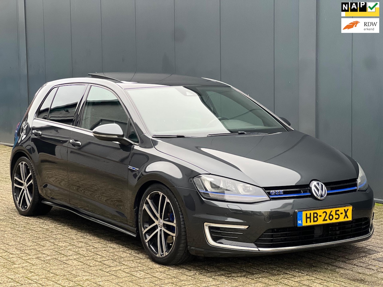 Volkswagen Golf - 1.4 TSI GTE Pano|Keyless|Lane Assist|ACC|Vol! - AutoWereld.nl