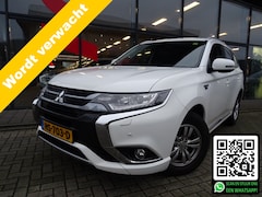 Mitsubishi Outlander - 2.0 PHEV Business Edition / 203 PK / NIEUW MODEL / TREKHAAK / VIERSEIZOENEN BANDEN / DEALE