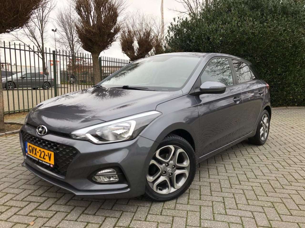 Hyundai i20 - 1.2, AIRCO, Cruise Control, Isofix, Parkeersensoren, LM-velgen 16", Bluetooth, Privacy Gla - AutoWereld.nl