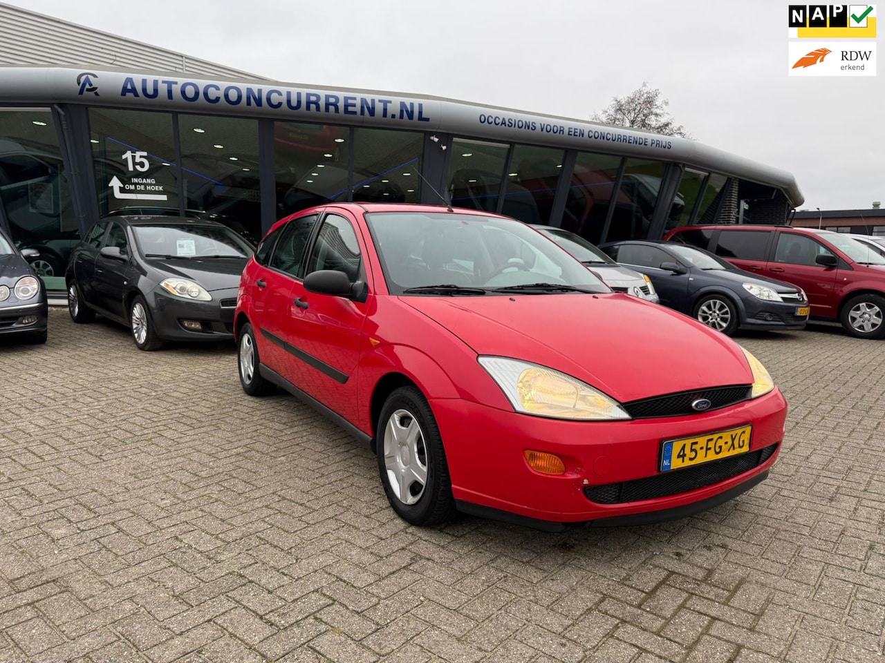 Ford Focus - 1.6-16V Ambiente 1.6-16V Ambiente, Automaat, Nieuwe APK, Inruil mogelijk. - AutoWereld.nl