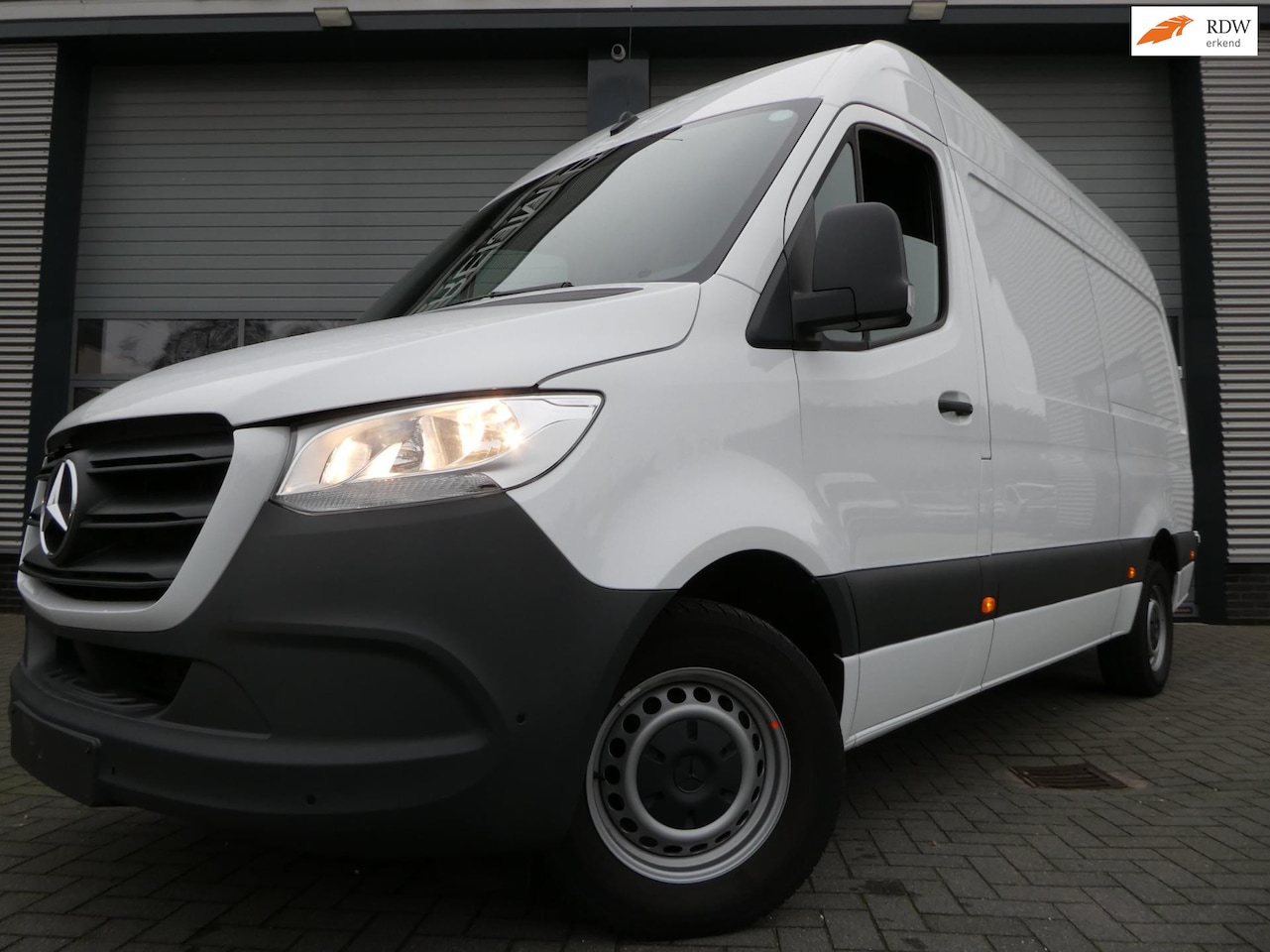 Mercedes-Benz Sprinter - 317cdi L2H2 Automaat, Airco, Camera, 3-Zits, PDC, Stoelverwarming. - AutoWereld.nl