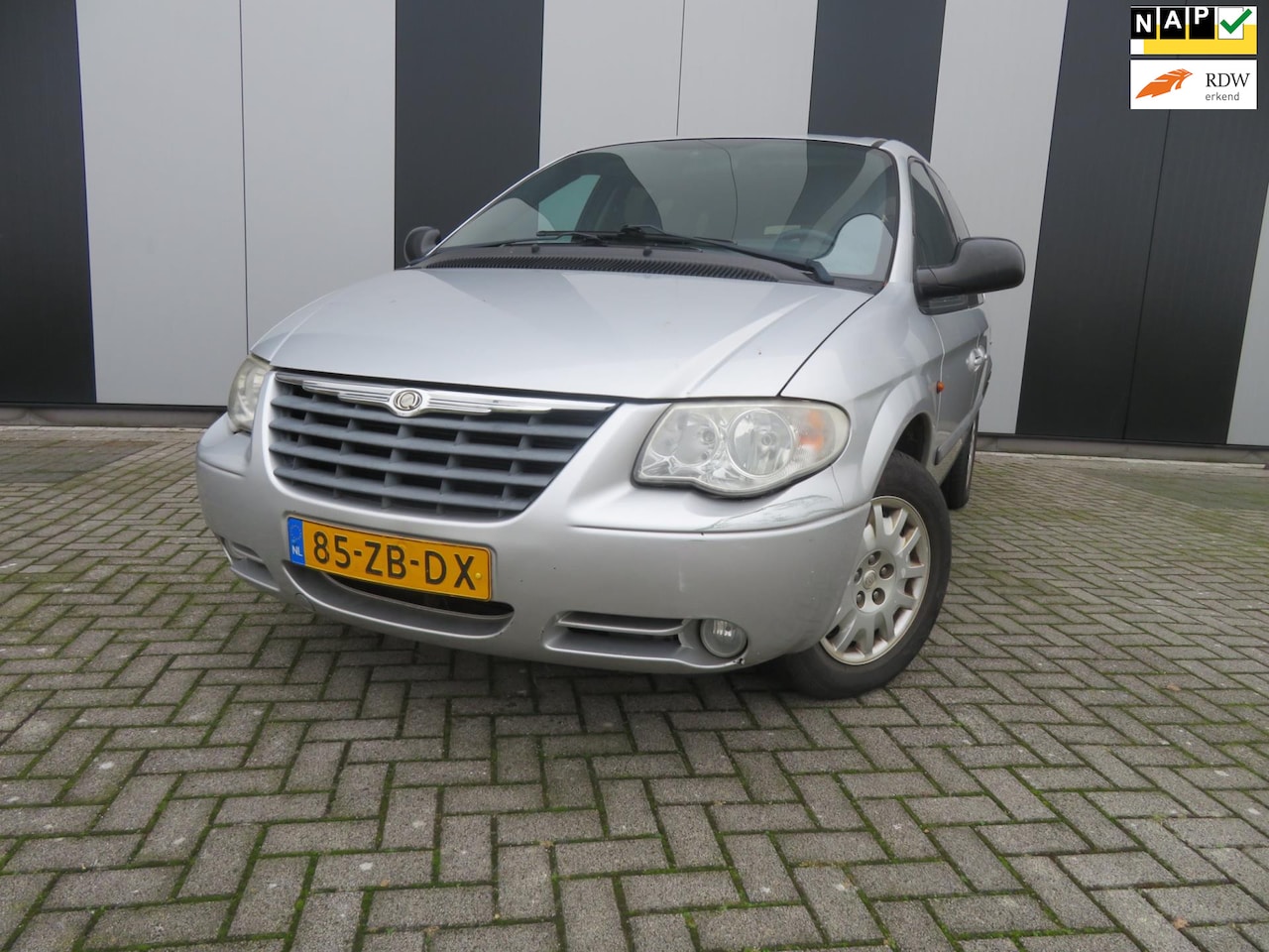 Chrysler Voyager - 2.4i SE 2.4i SE - AutoWereld.nl