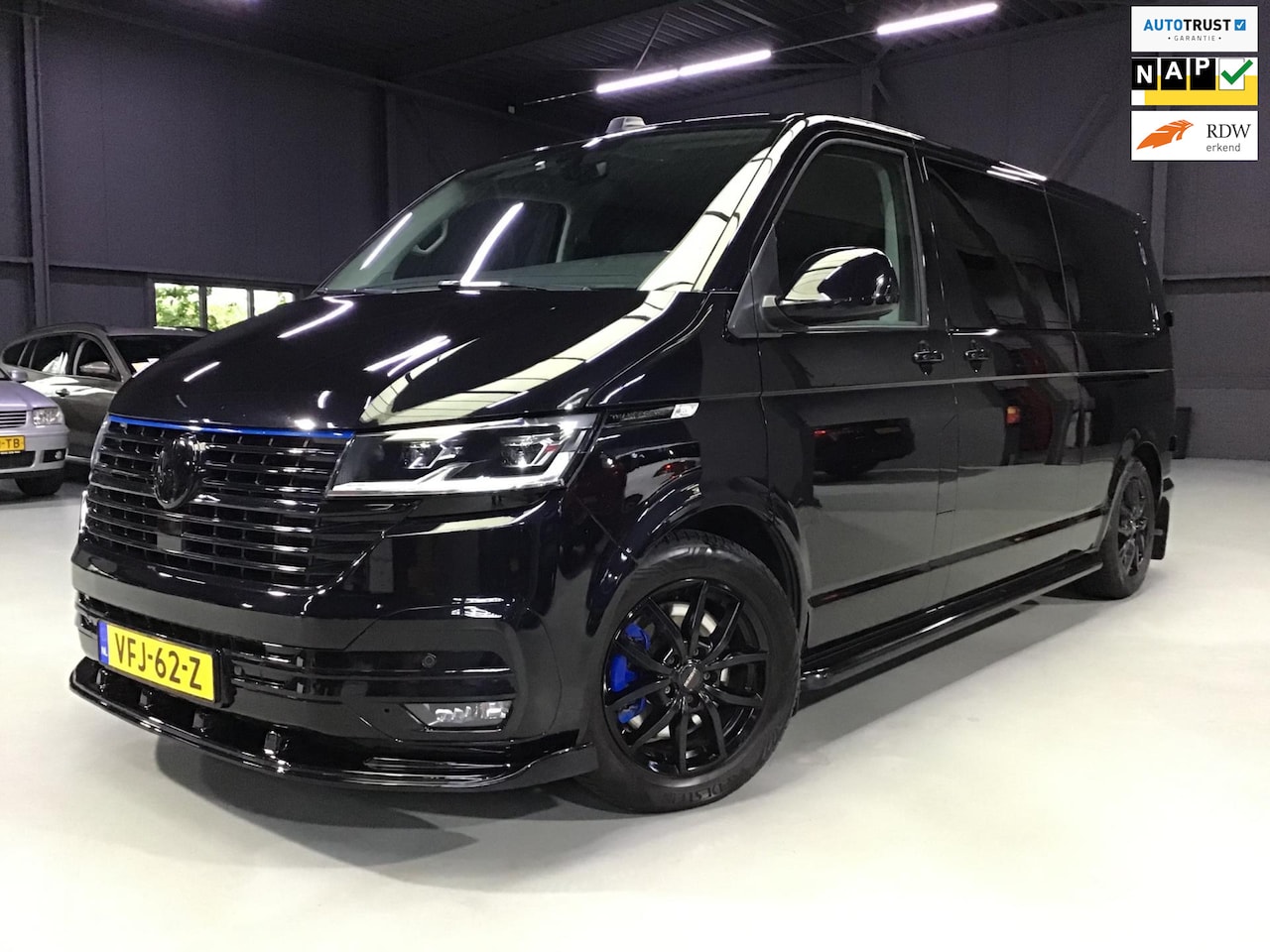 Volkswagen Transporter - I 1e Eigen I DSG L2H1 30 DC Bulli I Digital Dash I Softclose I 2x Schuifdeur I 199PK I Led - AutoWereld.nl