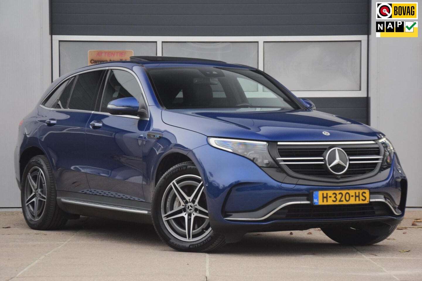 Mercedes-Benz EQC - 400 AMG 4MATIC Premium 80 kWh Panoramadak / Burmester / Treeplanken - AutoWereld.nl