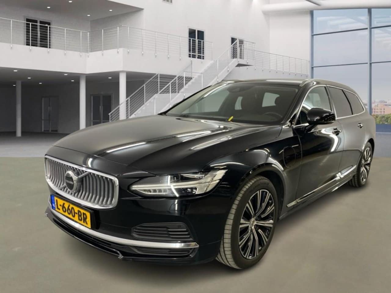 Volvo V90 - 2.0 T8 AWD Inscription PANO|H/K|LEDER|TREKHAAK|NAP! - AutoWereld.nl