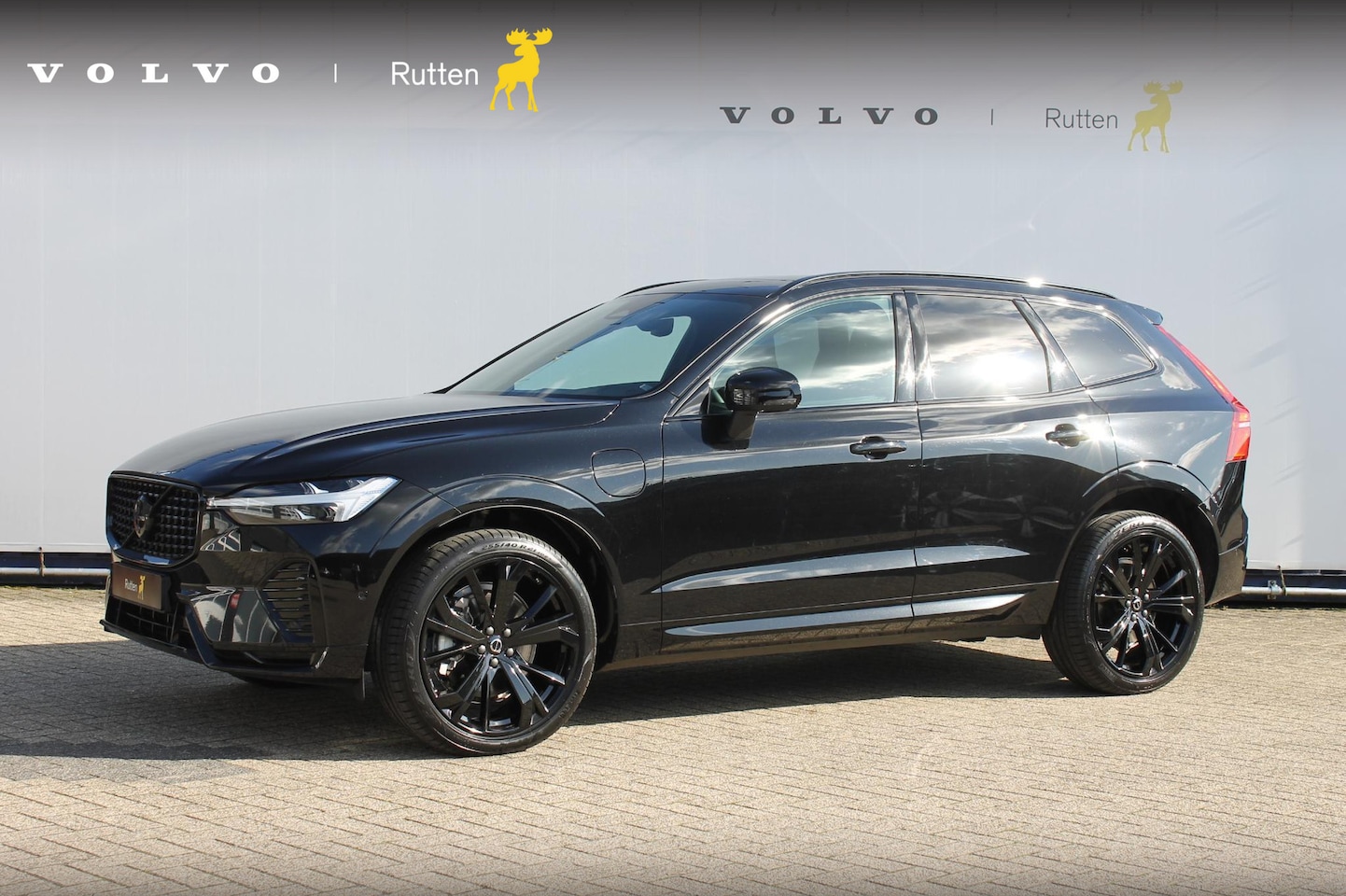 Volvo XC60 - T6 350PK automaat AWD Plus Black Edition Panoramisch schuif-kanteldak / 21" lichtmetalen v - AutoWereld.nl