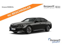 BMW i5 - M60 xDrive M-Sport Pro - Pano - Stoelventilatie - Driving Ass Prof - Harman Kardon