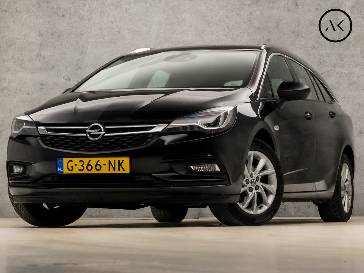 Opel Astra Sports Tourer - 1.0 Turbo Innovation Sport (APPLE CARPLAY, GROOT NAVI, LED KOPLAMPEN, CLIMATE, LEDER, SPOR - AutoWereld.nl