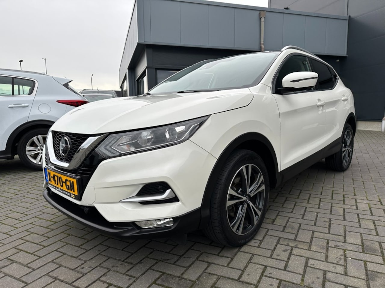 Nissan Qashqai - 1.3 Dig-T Business Edition 140PK Navi Camera Panorama - AutoWereld.nl