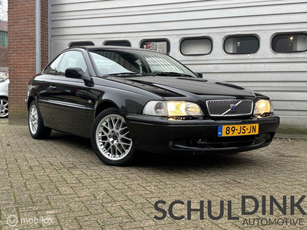 Volvo C70 Coupé - 2.0 T Sport AIRCO|NIEUWE DISTRIBUTIERIEM - AutoWereld.nl