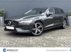 Volvo V60 - 2.0 B3 Momentum Advantage | Stuurwiel verwarmd | Trekhaak | Leder | Camera |