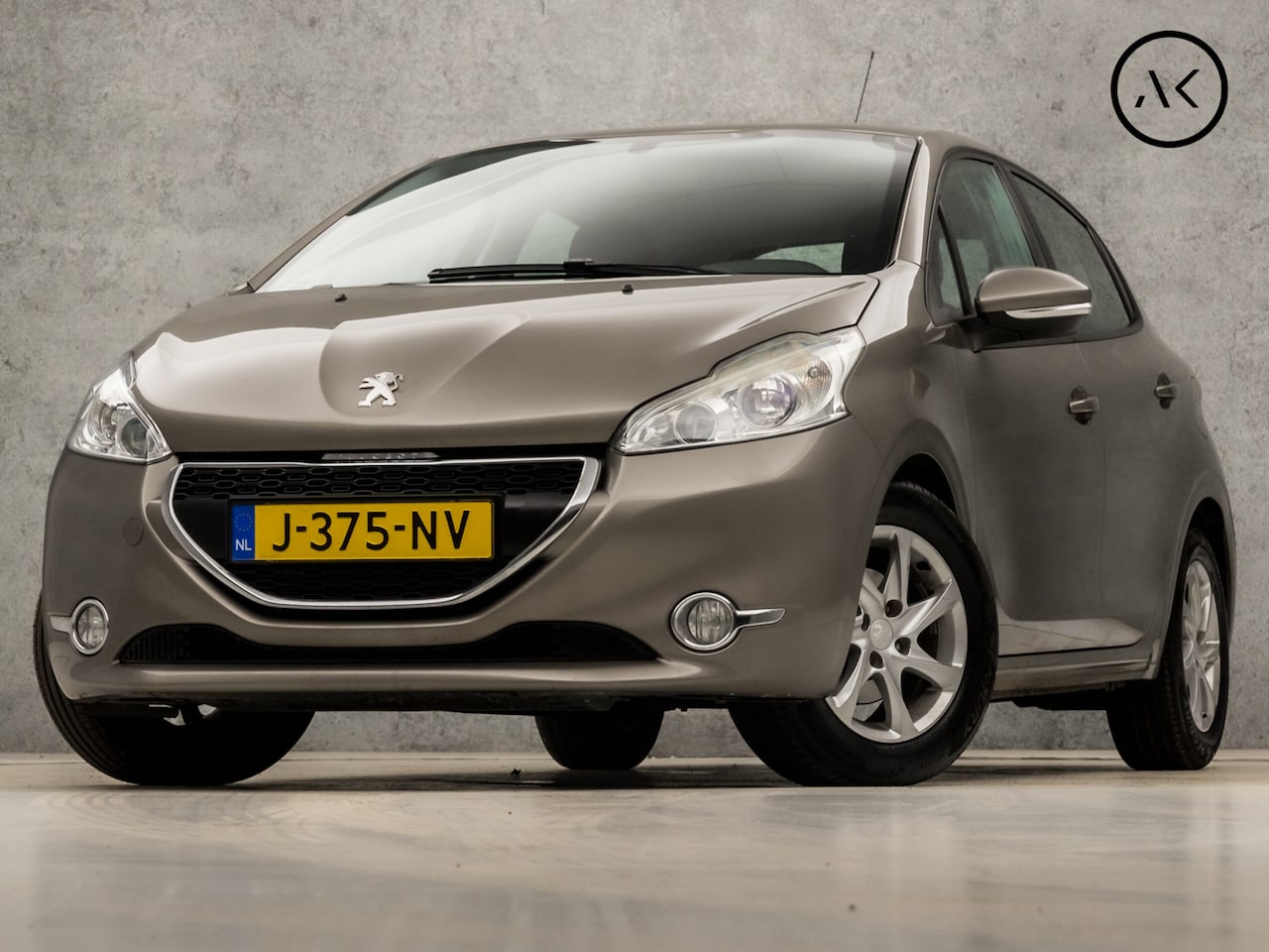 Peugeot 208 - 1.4 VTi Sport (GROOT NAVI, CRUISE, LM VELGEN, SPORTSTOELEN, STUURWIEL MULTIFUNCTIONEEL, NI - AutoWereld.nl