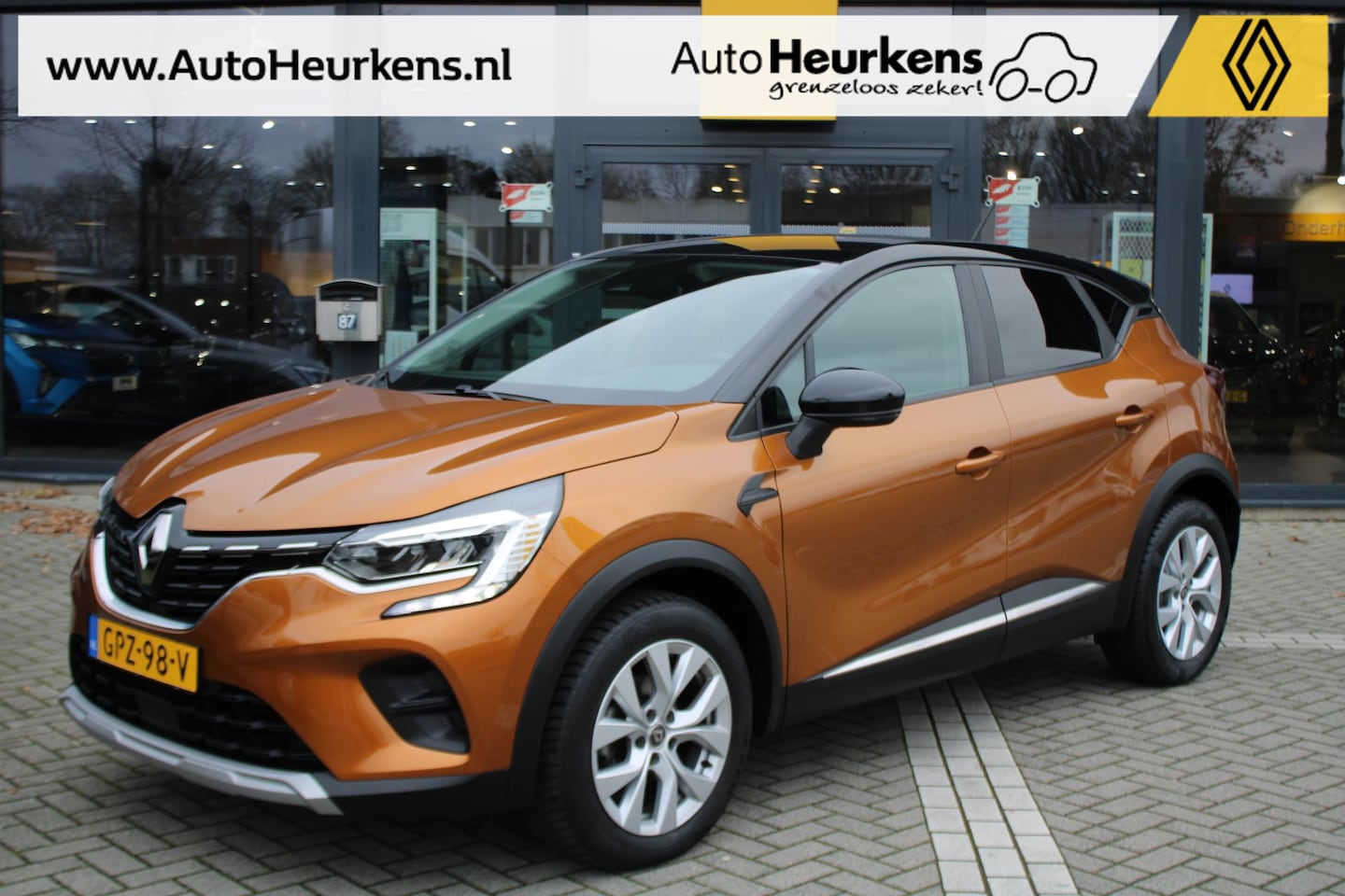 Renault Captur - TCe 100 Zen | Navigatie | Parkeersensoren achter | verwarmbare voorstoelen | - AutoWereld.nl