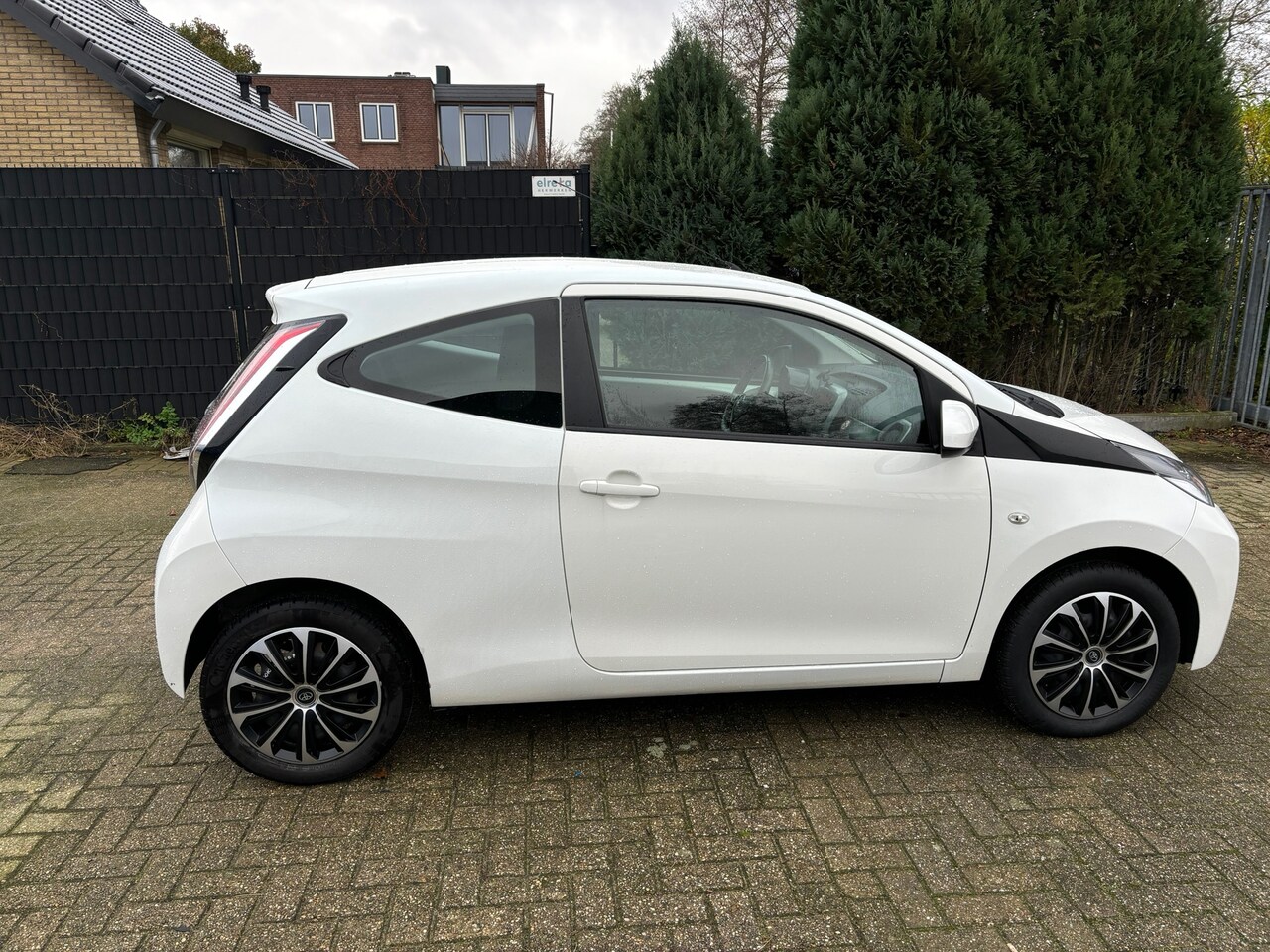 Toyota Aygo - 1.0 VVT-i x-play NWE APK - AutoWereld.nl