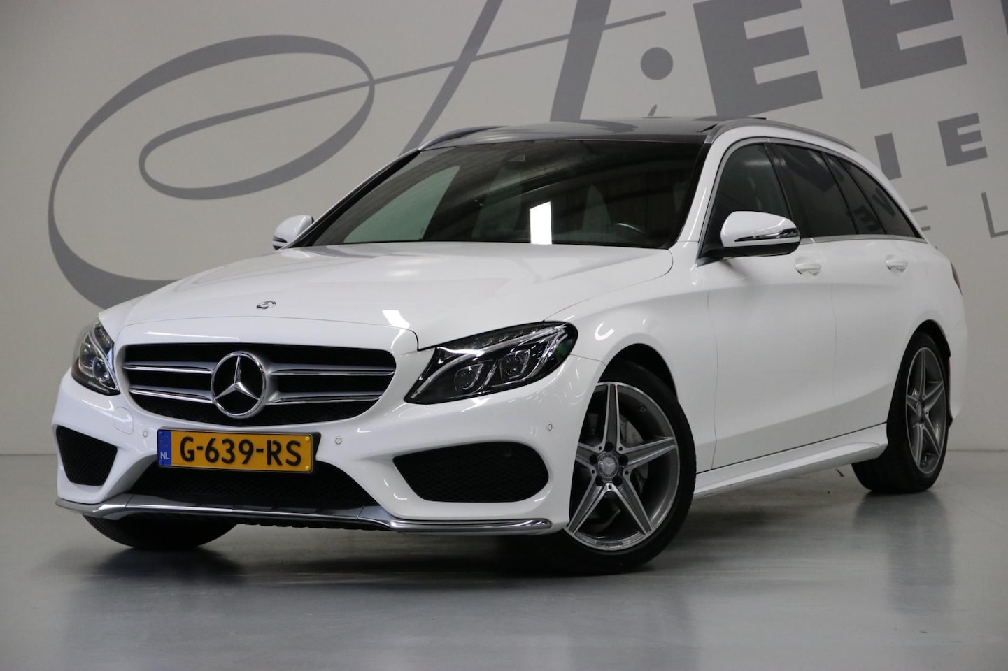 Mercedes-Benz C-klasse Estate - 200/ AMG-pakket/ Panoramaschuifdak/ Sfeerverlichting - AutoWereld.nl