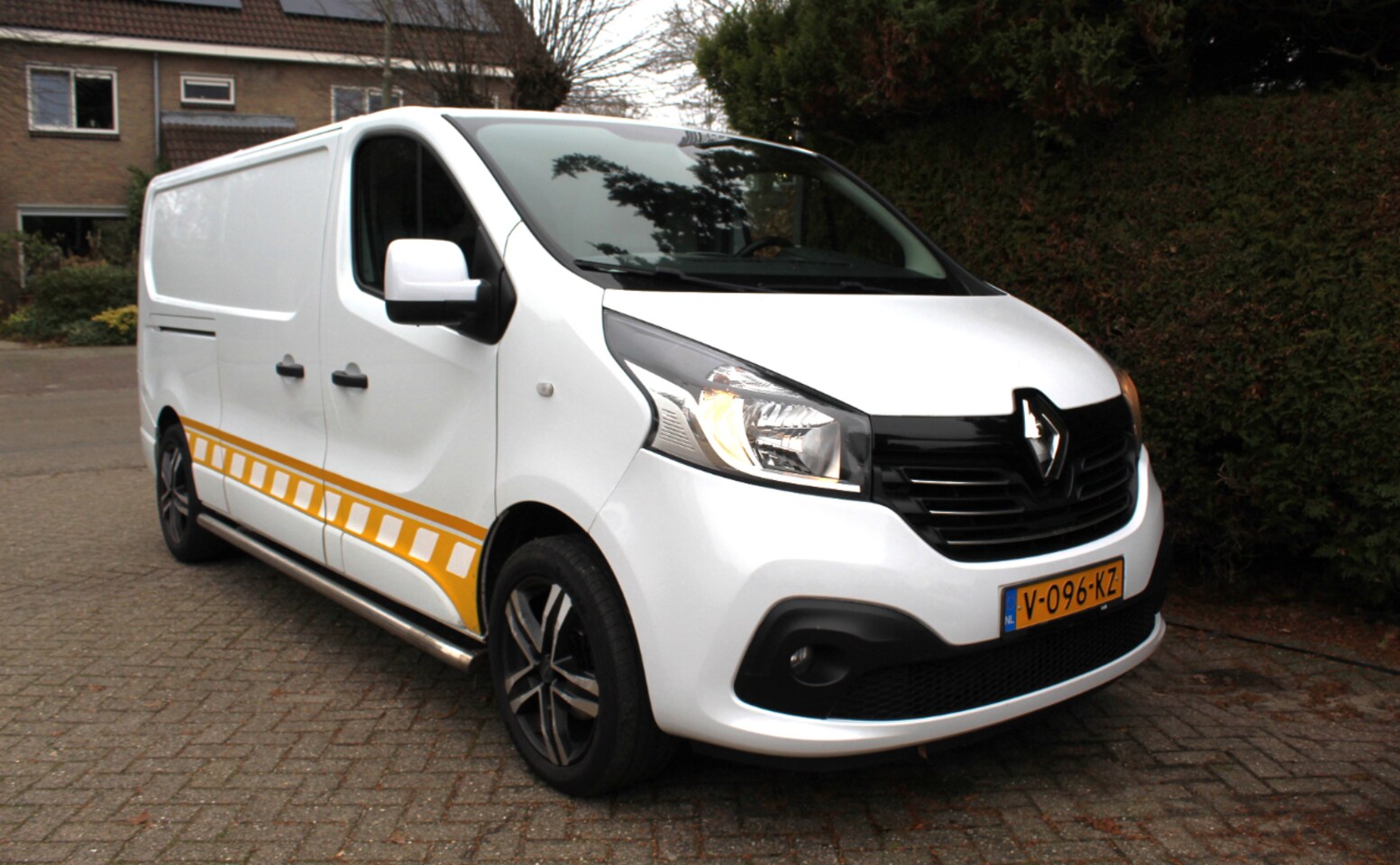 Renault Trafic - 1.6 dCI T29 L2H1 Luxe Energie - AutoWereld.nl