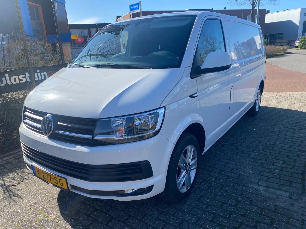 Volkswagen Transporter - 2.0 TDI L2H1 Highline DSG NAVI - AutoWereld.nl