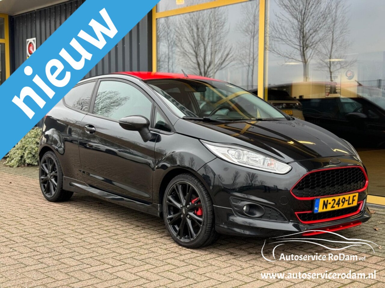 Ford Fiesta - 1.0 EcoB. Red/Black - AutoWereld.nl