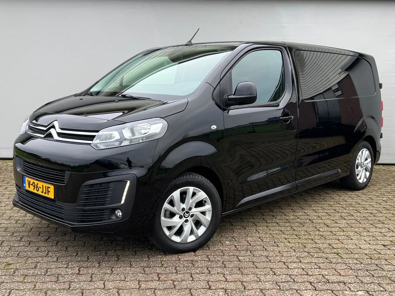 Citroën Jumpy - L2, Leder, Complete inrichting!, Navi, Airco, Camera, PDC - AutoWereld.nl