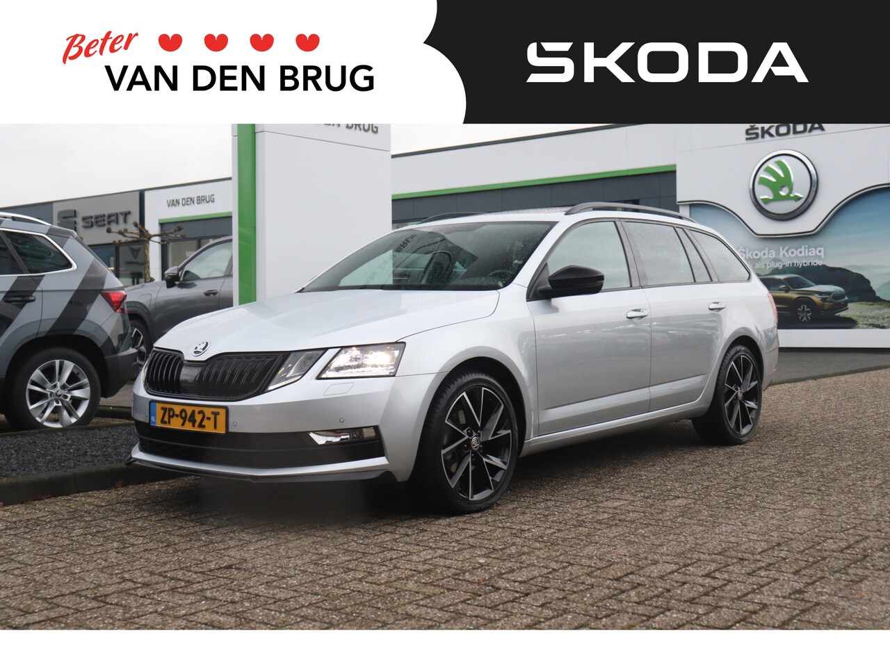 Skoda Octavia Combi - 1.5 TSI 150PK DSG AUTOMAAT Sport Business | Trekhaak | Panoramadak | Cruise Control | Park - AutoWereld.nl