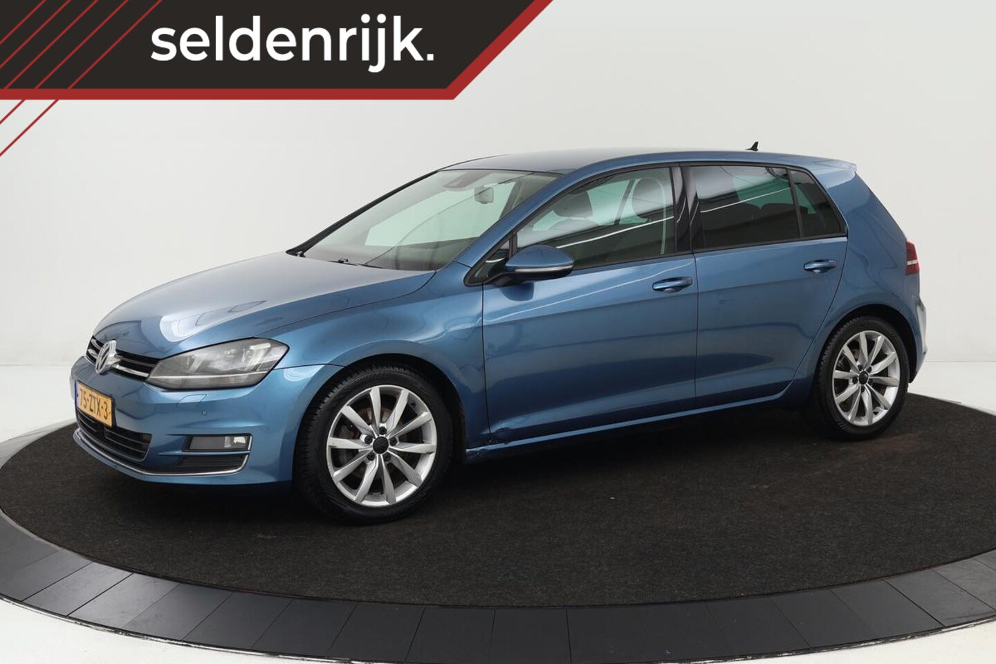 Volkswagen Golf - 1.2 TSI Highline | DSG | Adaptive cruise | Trekhaak | Xenon | Stoelverwarming | Camera | N - AutoWereld.nl