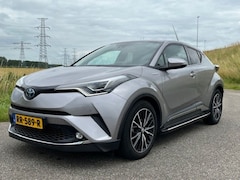 Toyota C-HR - 1.8 Hybrid Style Garantie | Leder | JBL | ACC | Camera | Stoel & stuur verwarming | etc.