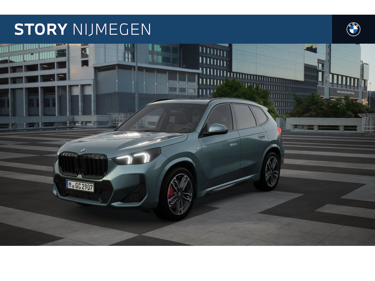 BMW X1 - sDrive20i M Sport Automaat / Panoramadak / Trekhaak / Sportstoelen / Adaptieve LED / M Ada - AutoWereld.nl