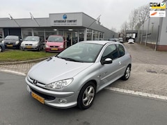 Peugeot 206 - 1.4-16V Quiksilver